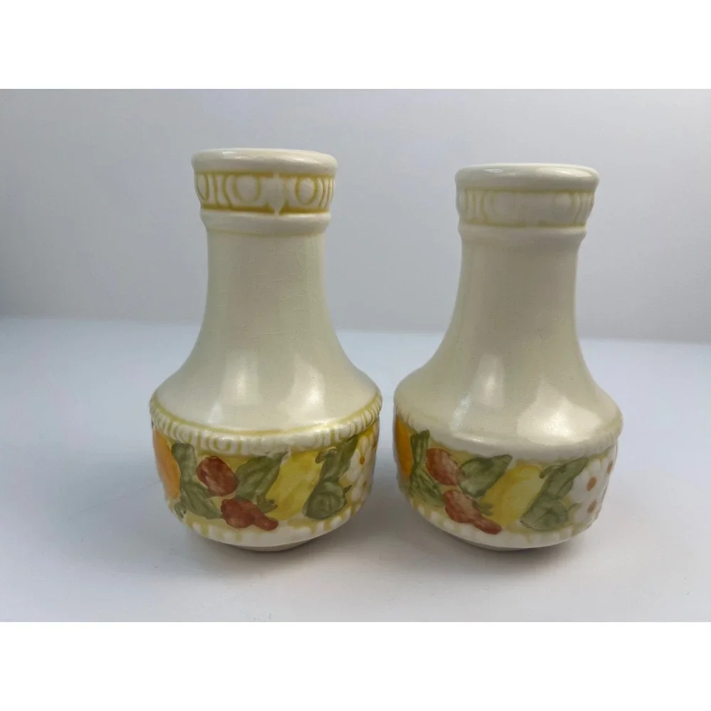 Vintage Metlox Poppytrail Vernon  Ceramic Salt Pepper Shakers Fruit Floral‎